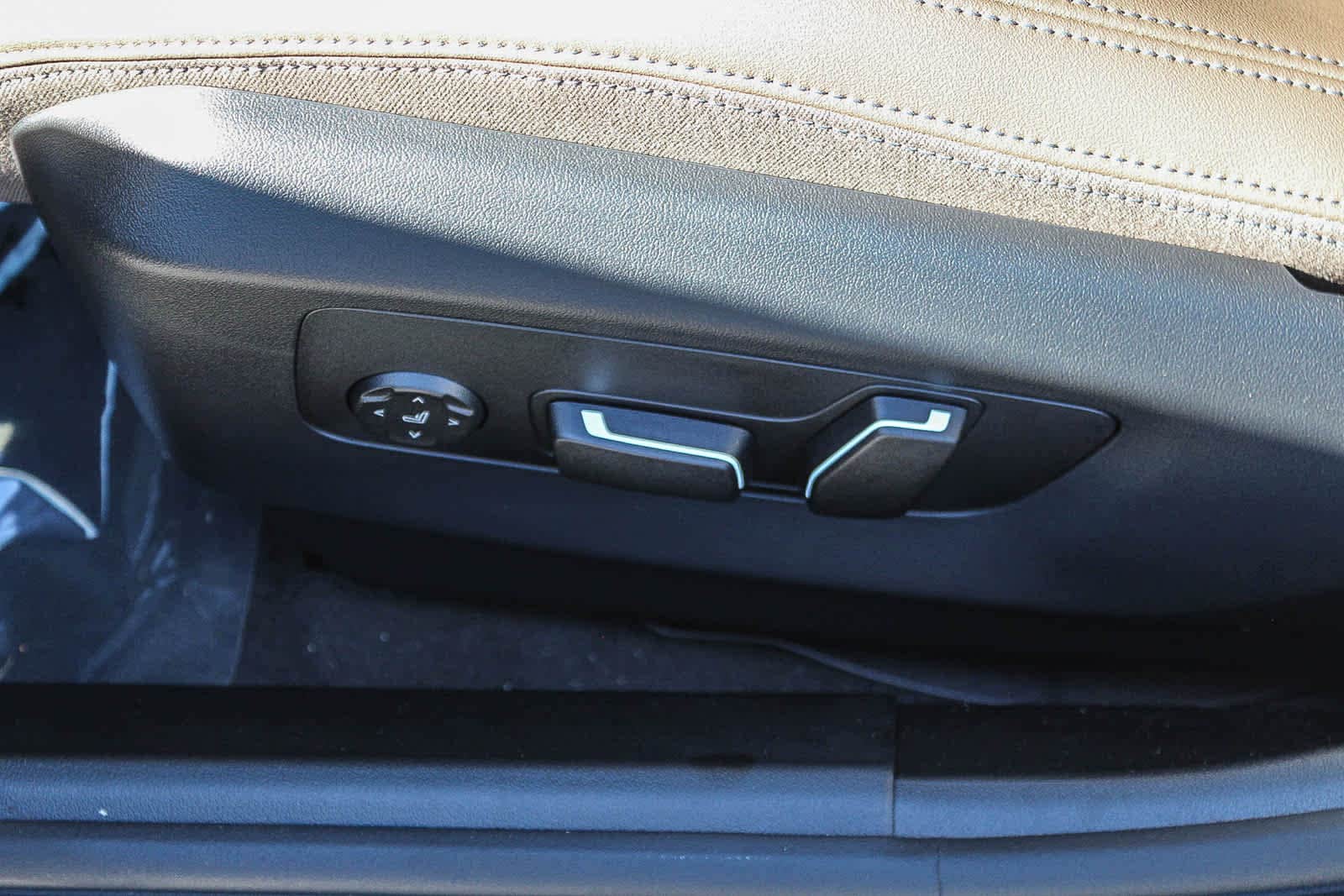 Thumbnail: 2026 BMW 5 Series - 21