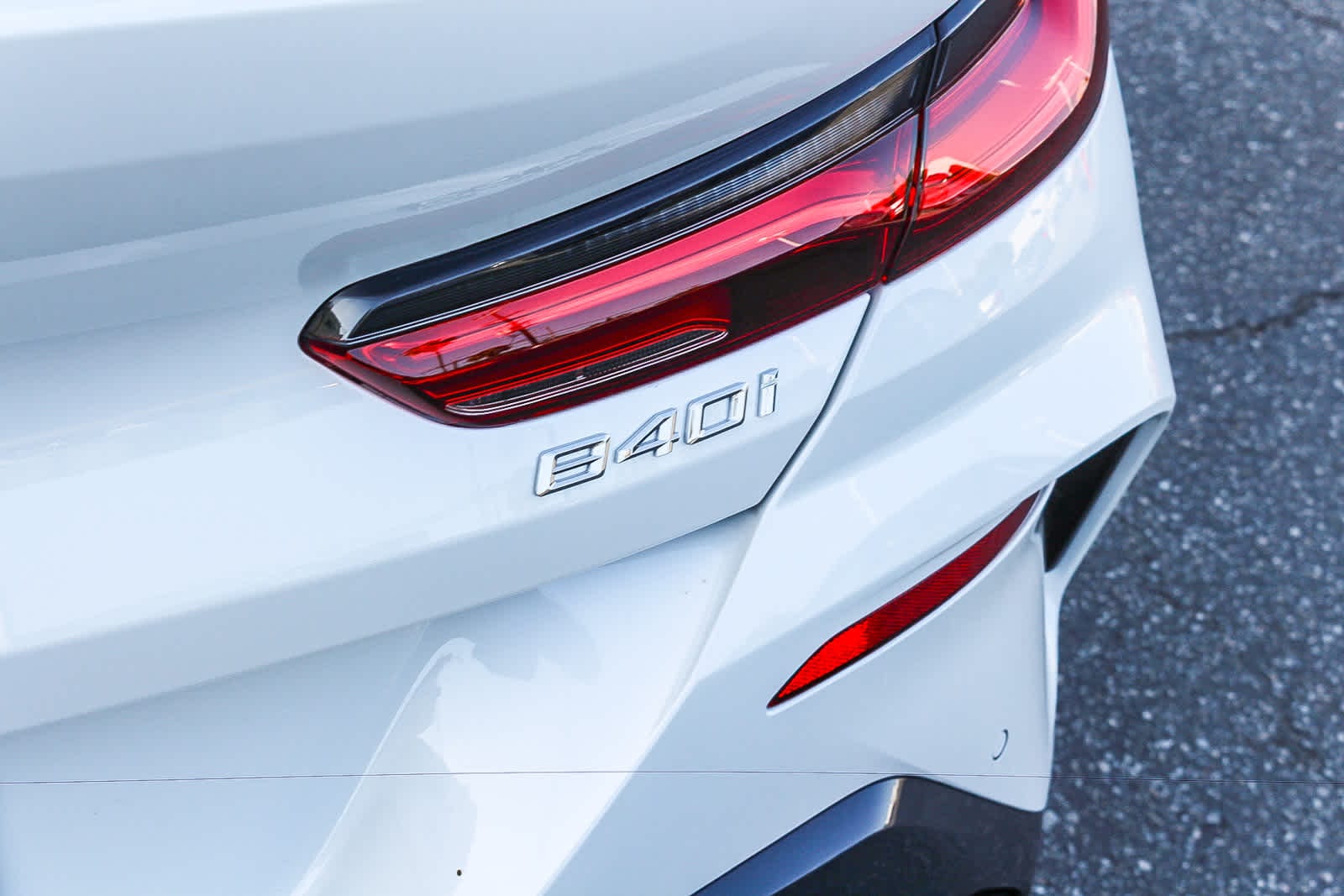 Thumbnail: 2026 BMW 8 Series - 26