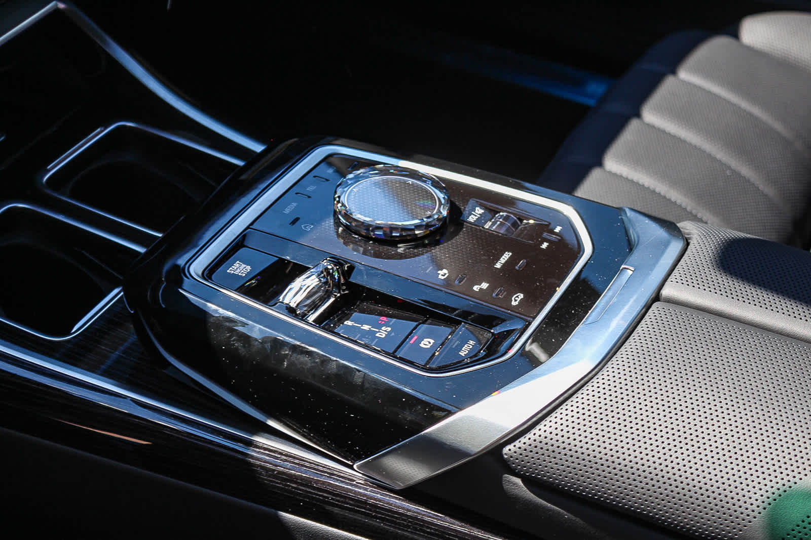 Thumbnail: 2026 BMW 7 Series - 19