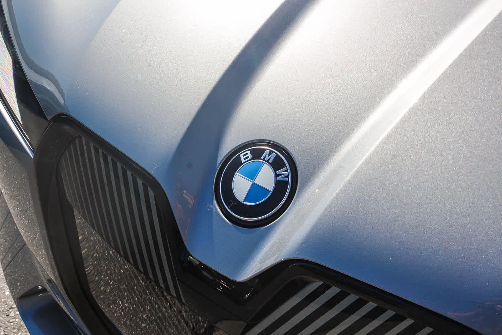 Thumbnail: 2026 BMW iX - 11