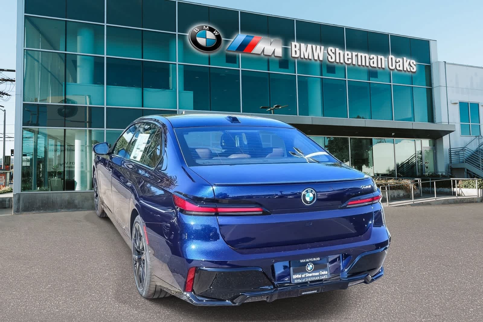 Thumbnail: 2026 BMW 7 Series - 6