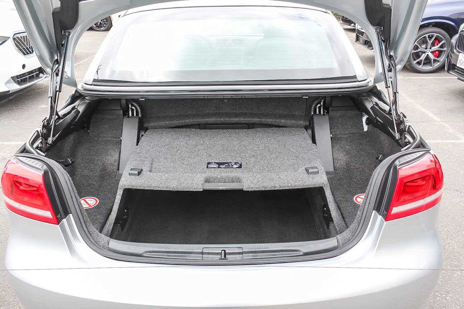 Thumbnail: 2013 Volkswagen Eos - 34