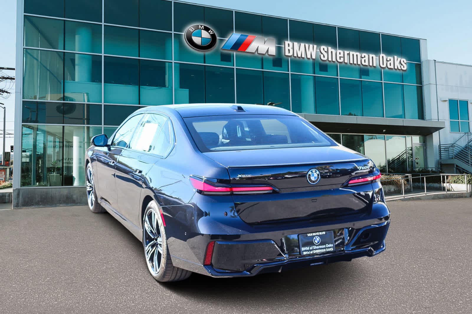 Thumbnail: 2026 BMW 7 Series - 6