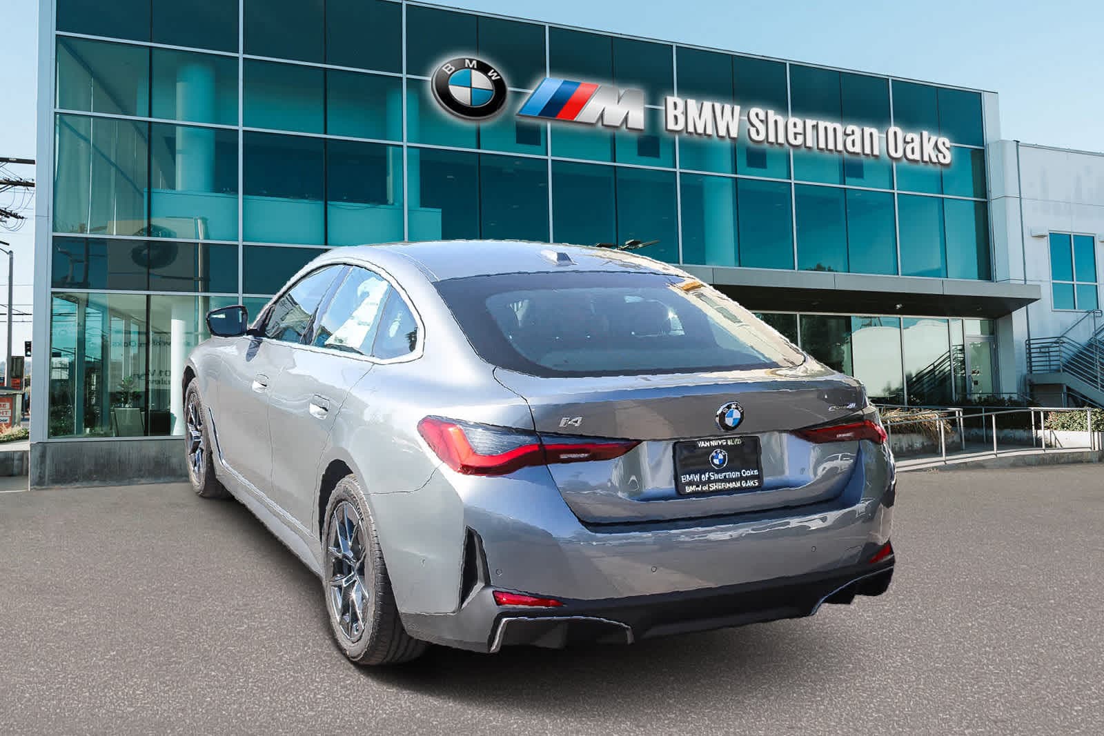 Thumbnail: 2026 BMW i4 - 6