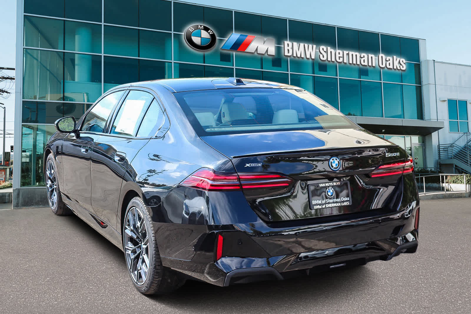 Thumbnail: 2026 BMW 5 Series - 6