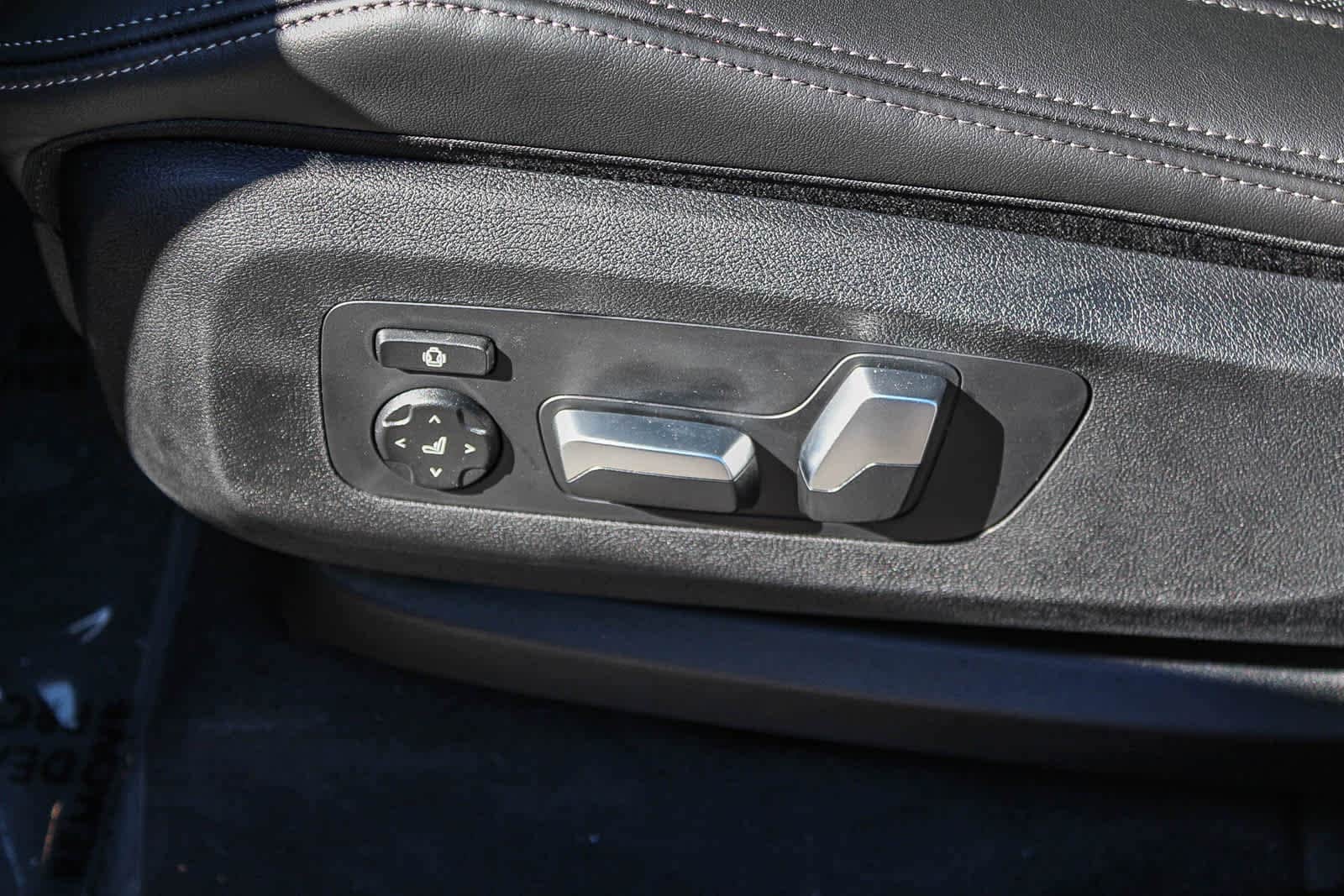 Thumbnail: 2026 BMW X5 - 21