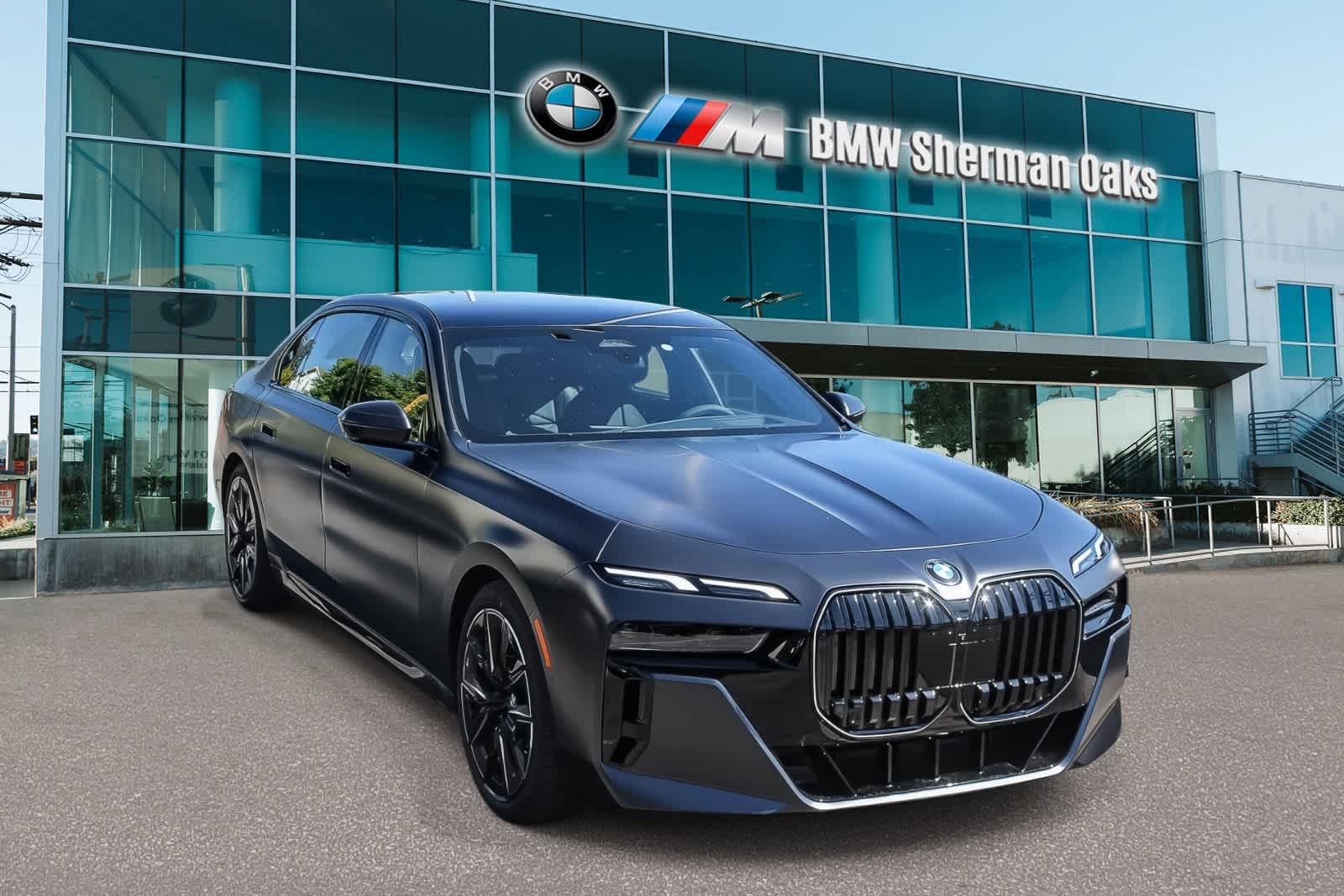 Thumbnail: 2026 BMW 7 Series - 3