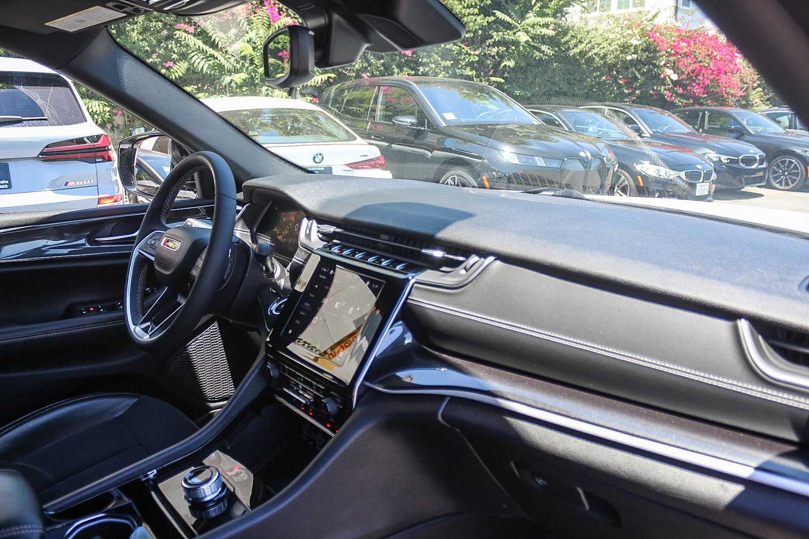 Thumbnail: 2023 Jeep Grand Cherokee - 16