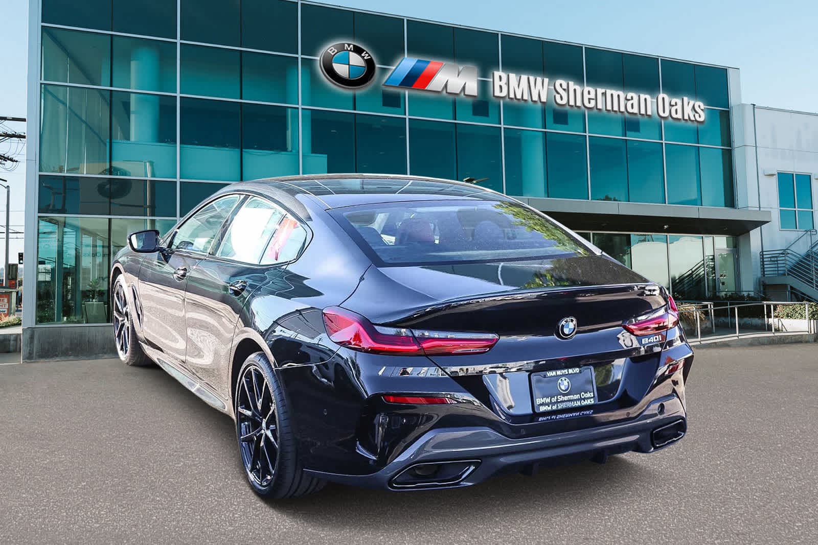 Thumbnail: 2026 BMW 8 Series - 6