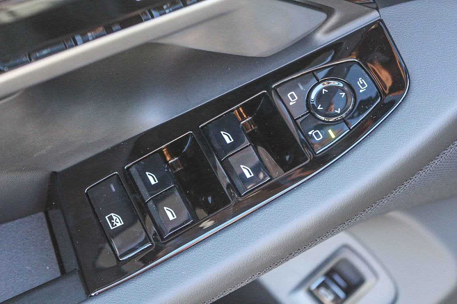 Thumbnail: 2026 BMW 5 Series - 20