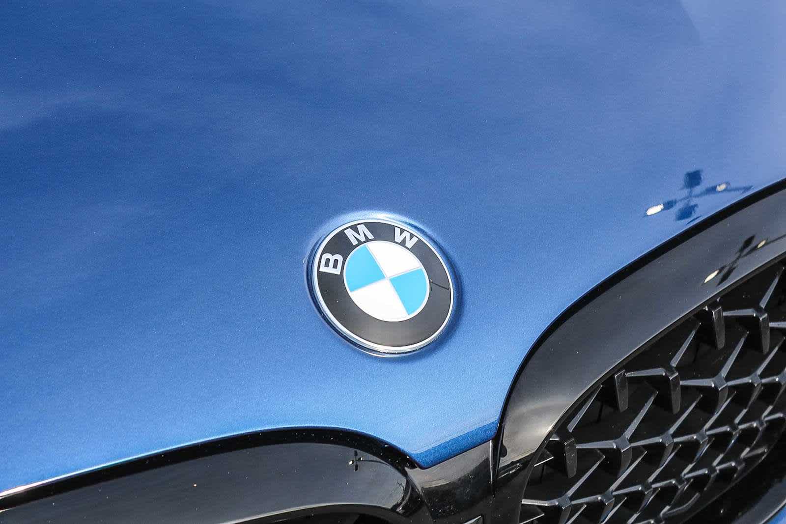 Thumbnail: 2023 BMW X4 - 11