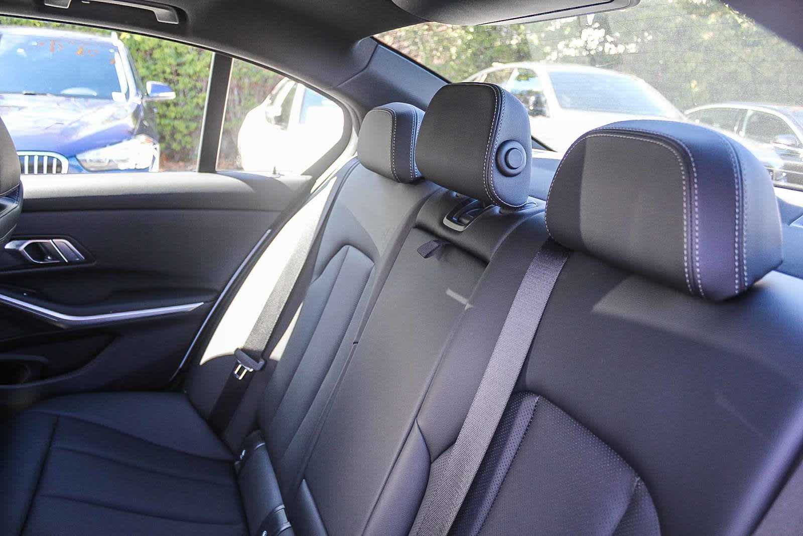 Thumbnail: 2023 BMW 3 Series - 18