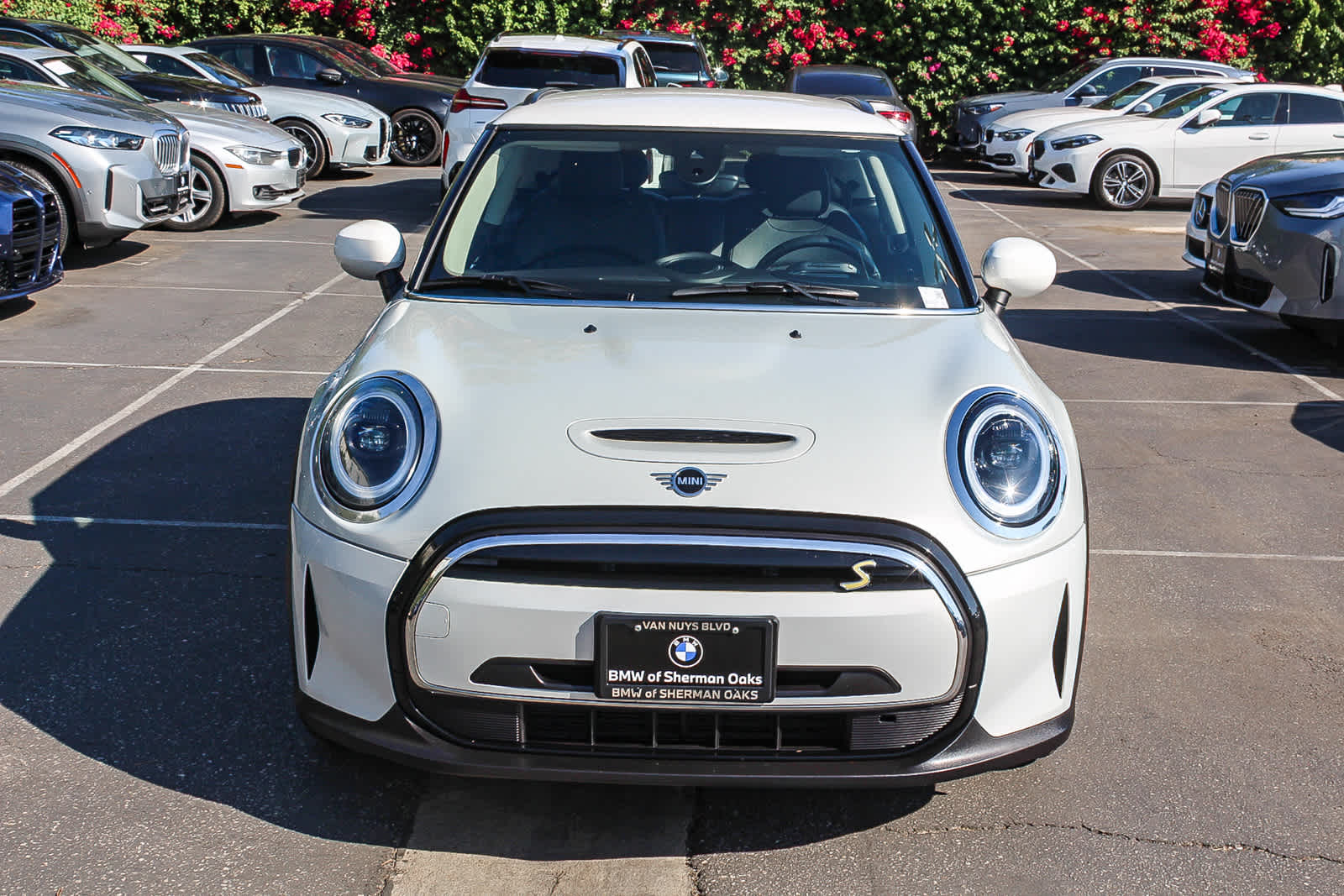 Used 2022 MINI Hardtop 2 Door SE with VIN WMW13DJ04N2R47634 for sale in Los Angeles, CA