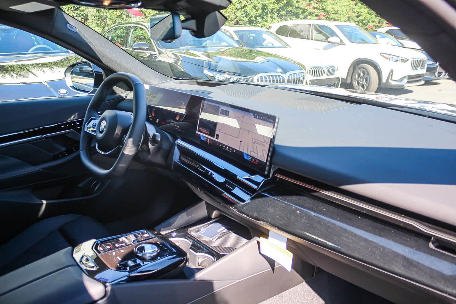 Thumbnail: 2026 BMW 5 Series - 16