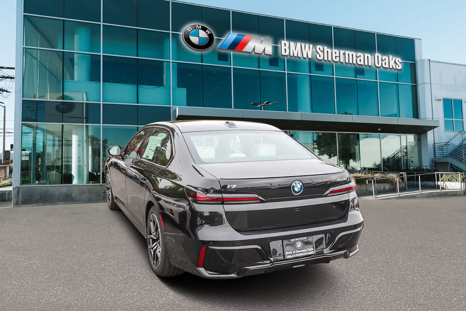 Thumbnail: 2026 BMW i7 - 6