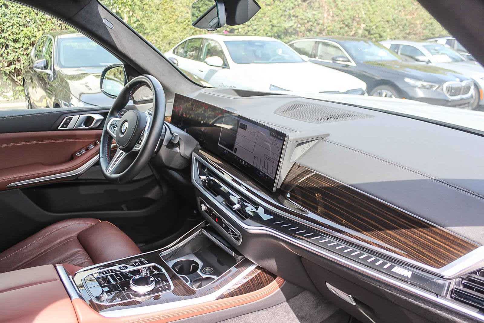 Thumbnail: 2025 BMW X7 - 16