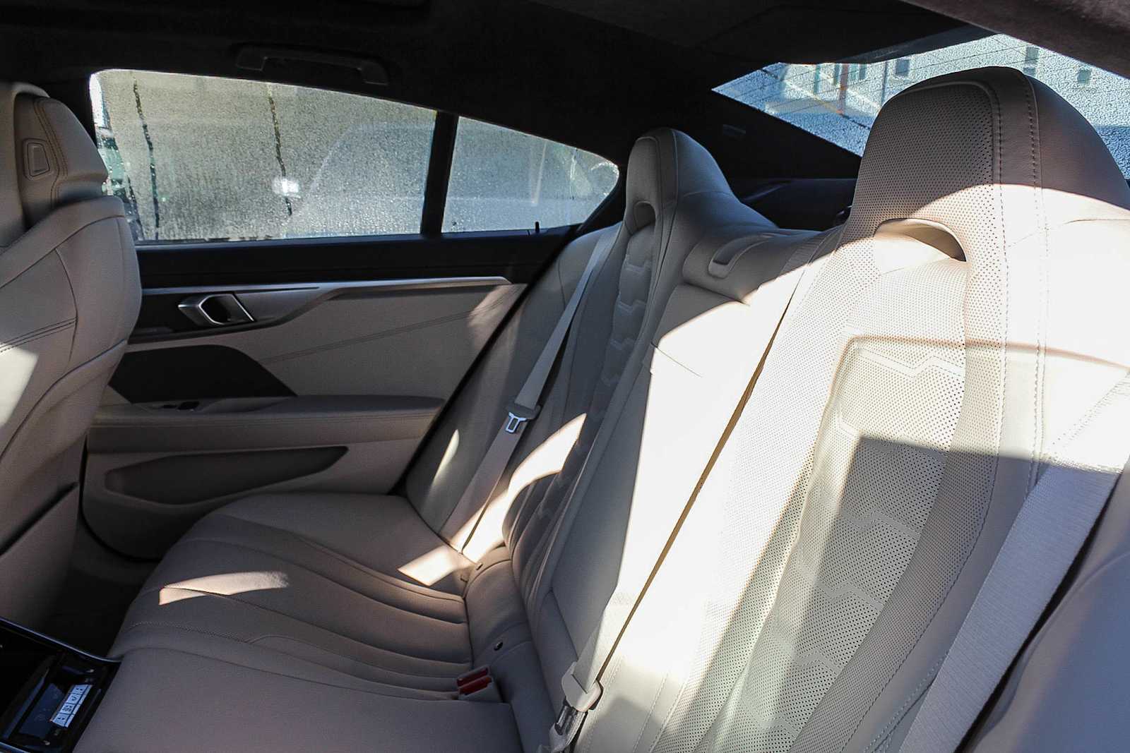 Thumbnail: 2026 BMW 8 Series - 18