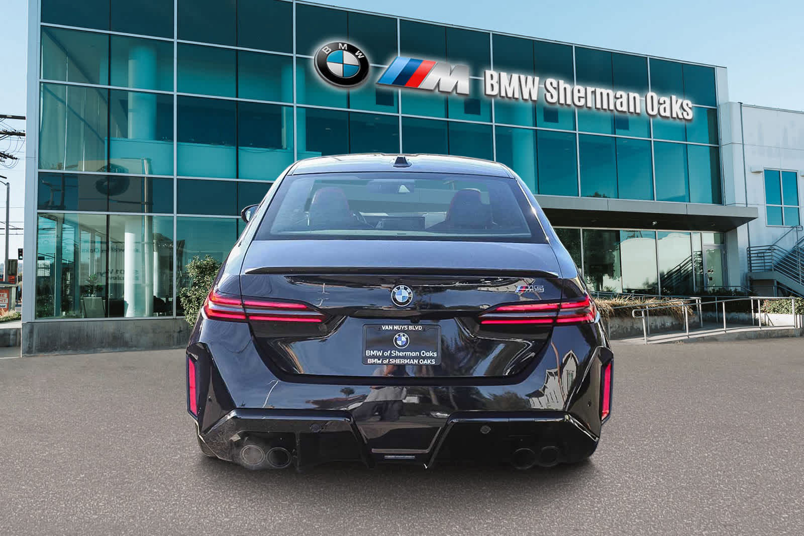 Thumbnail: 2025 BMW M5 - 5