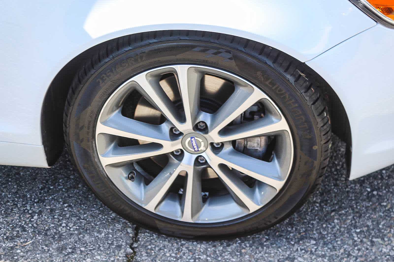 Thumbnail: 2013 Volvo C70 - 8