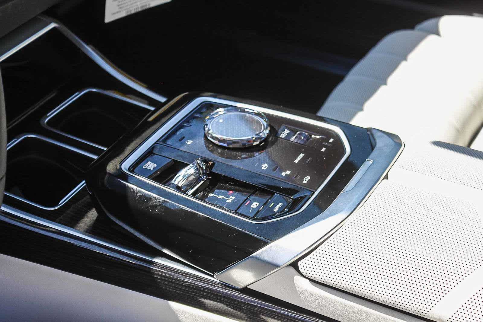 Thumbnail: 2026 BMW 7 Series - 18