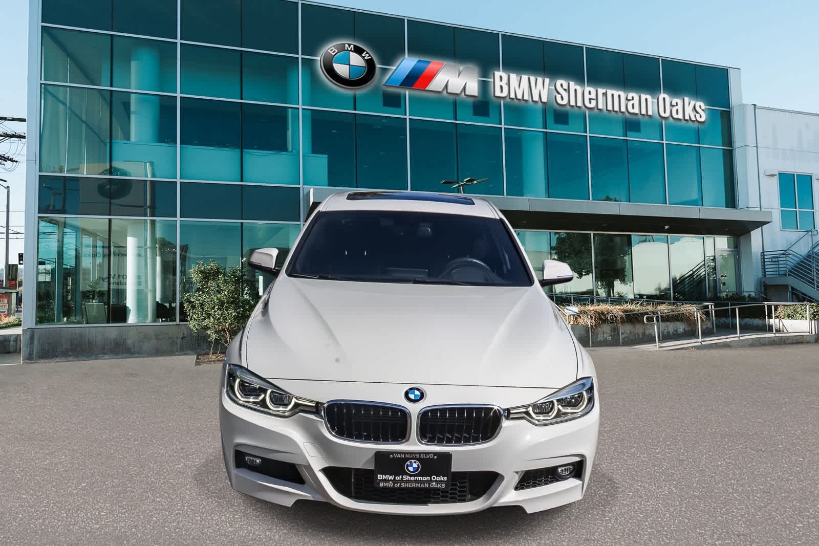 Used 2018 BMW 3 Series 330e with VIN WBA8E1C53JA159637 for sale in Los Angeles, CA