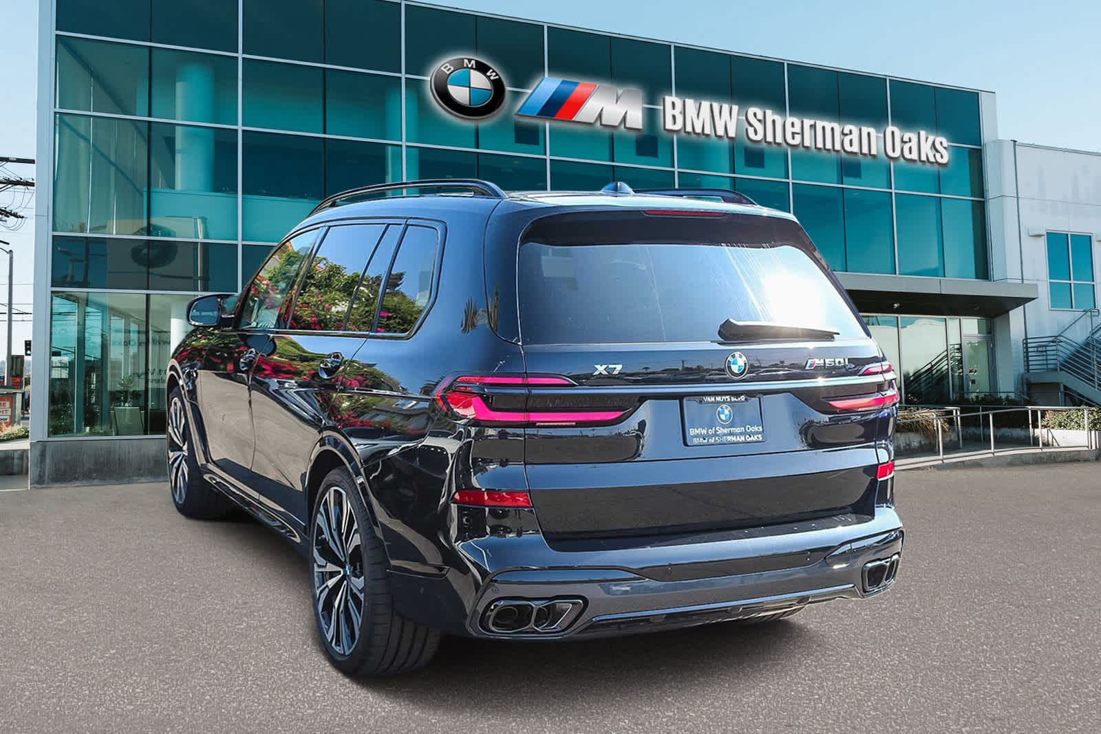 Thumbnail: 2026 BMW X7 - 6