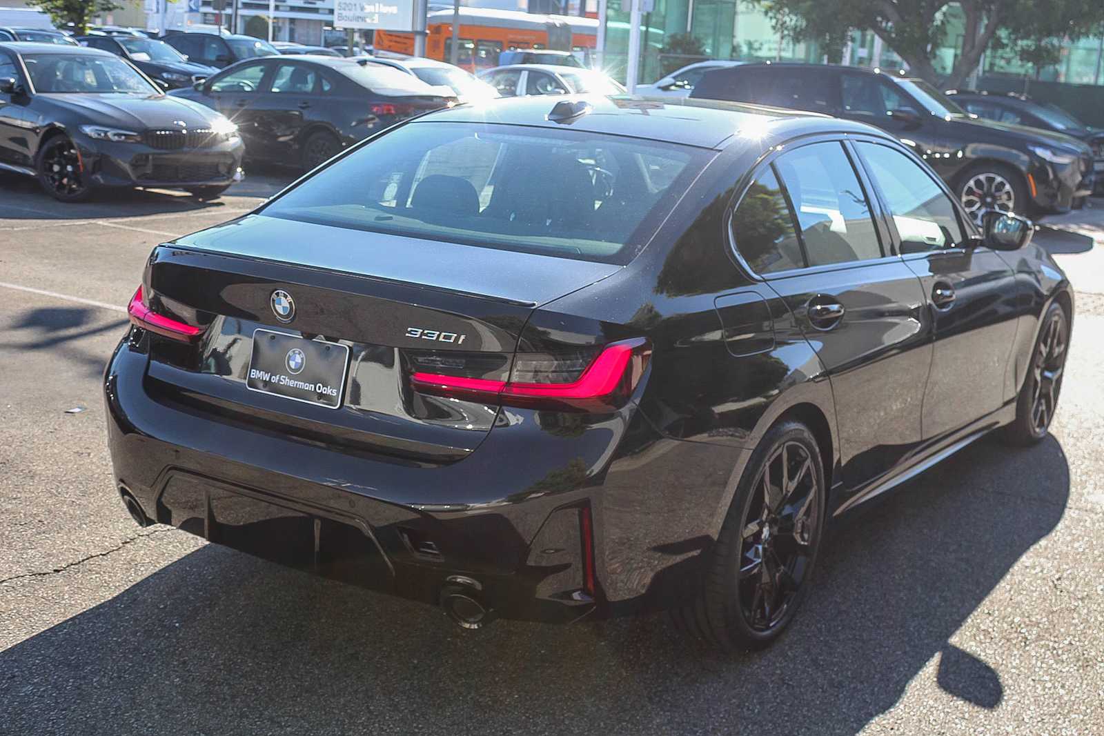 Thumbnail: 2026 BMW 3 Series - 4