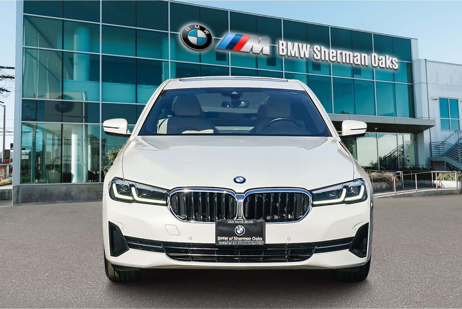 Thumbnail: 2023 BMW 5 Series - 6