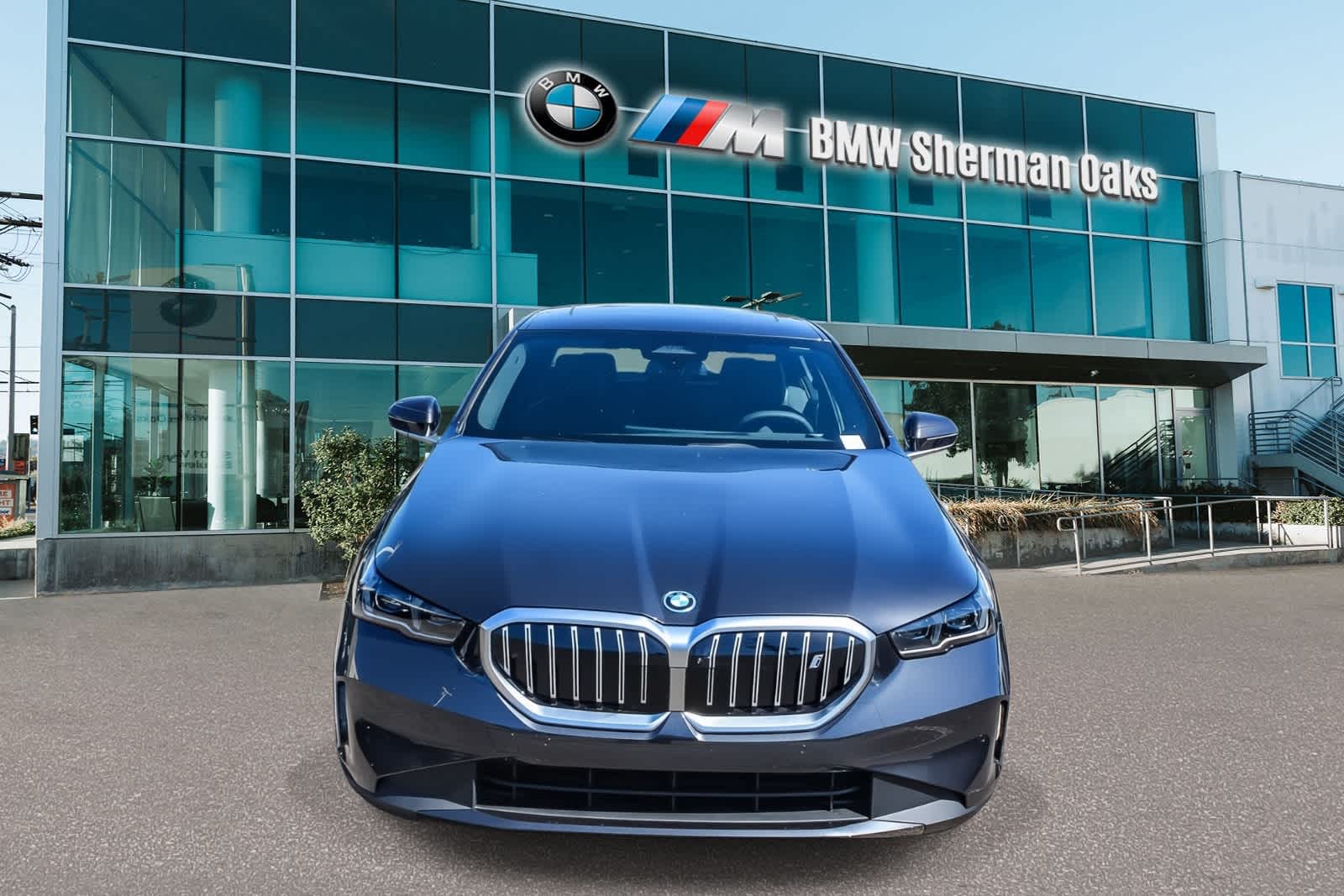 Thumbnail: 2026 BMW i5 - 2
