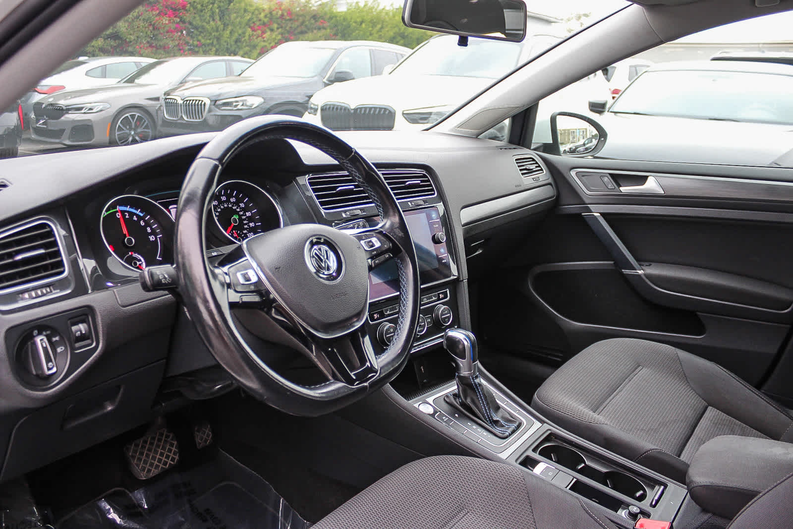 2019 Volkswagen e-Golf SE 17