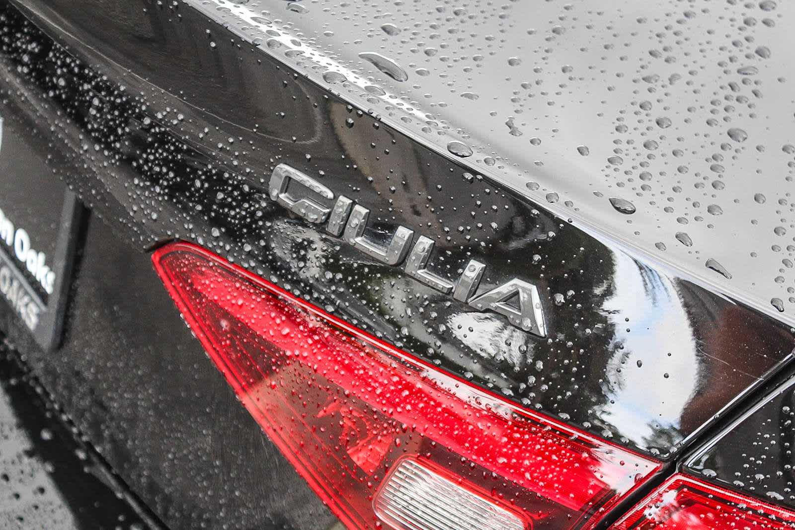 Thumbnail: 2019 Alfa Romeo Giulia - 16