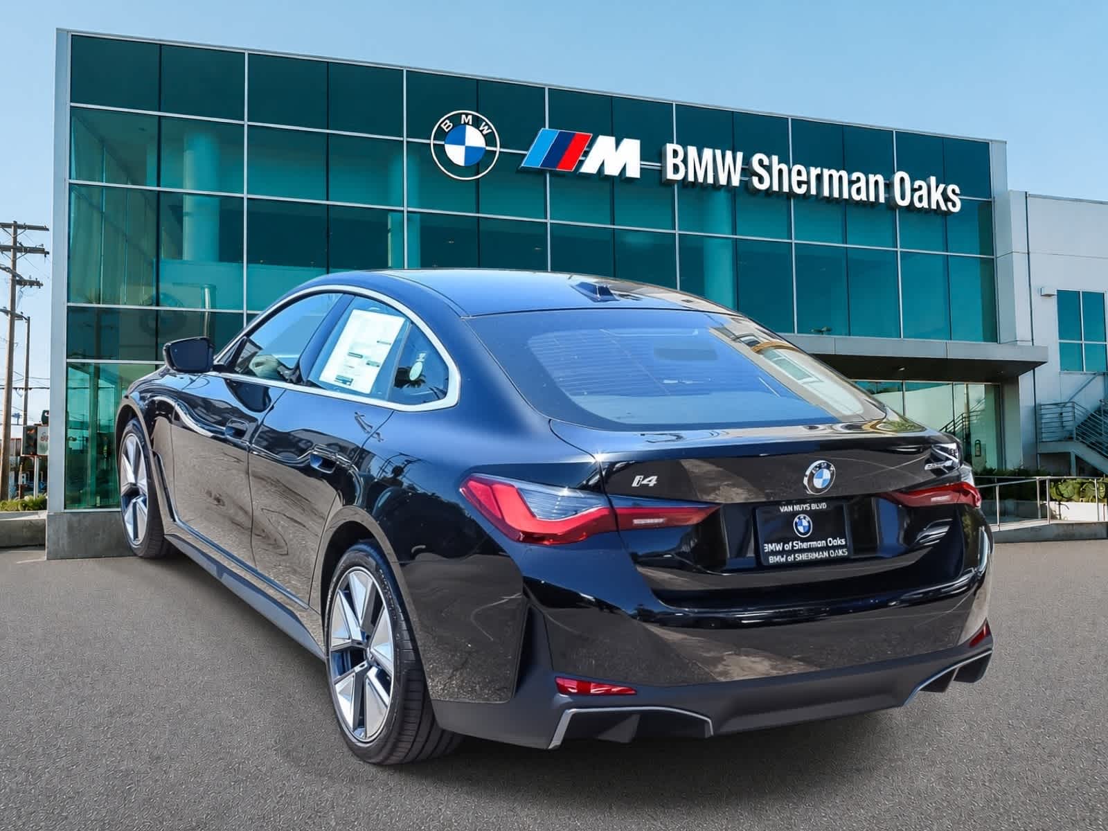 Thumbnail: 2026 BMW i4 - 6