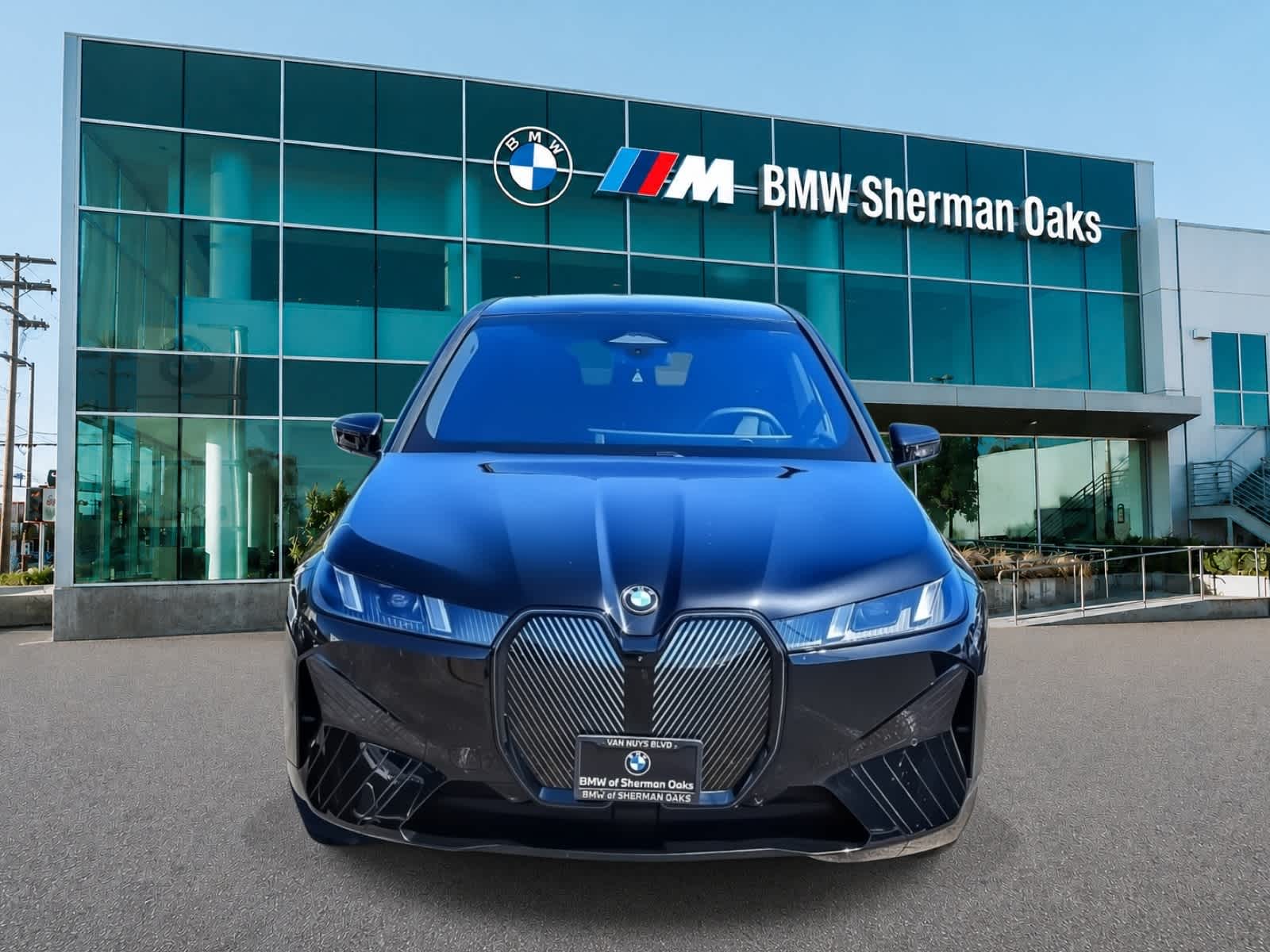Thumbnail: 2026 BMW iX - 2