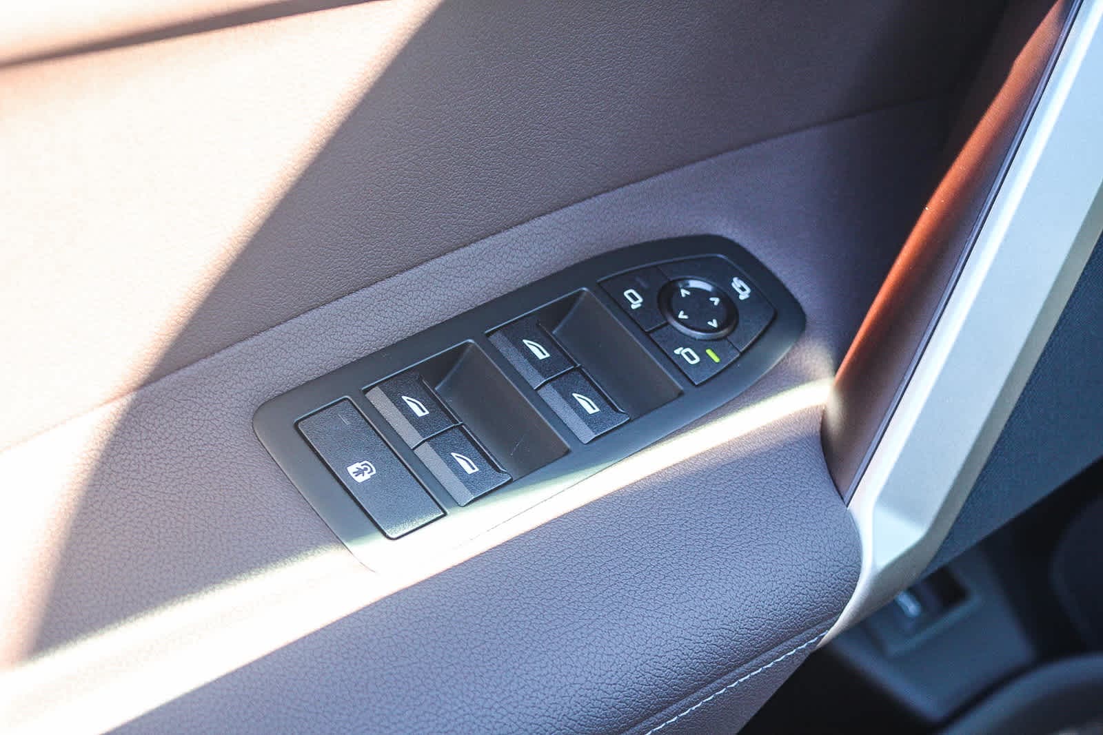 Thumbnail: 2026 BMW iX - 20