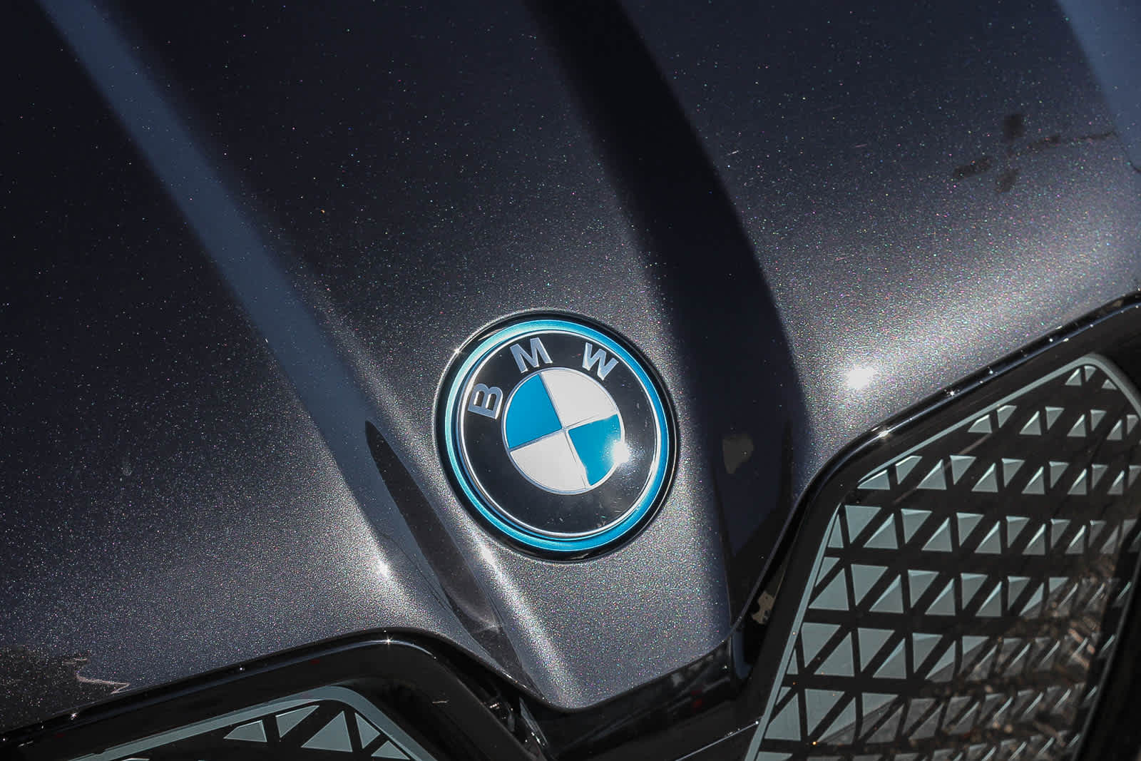 Thumbnail: 2023 BMW iX - 11