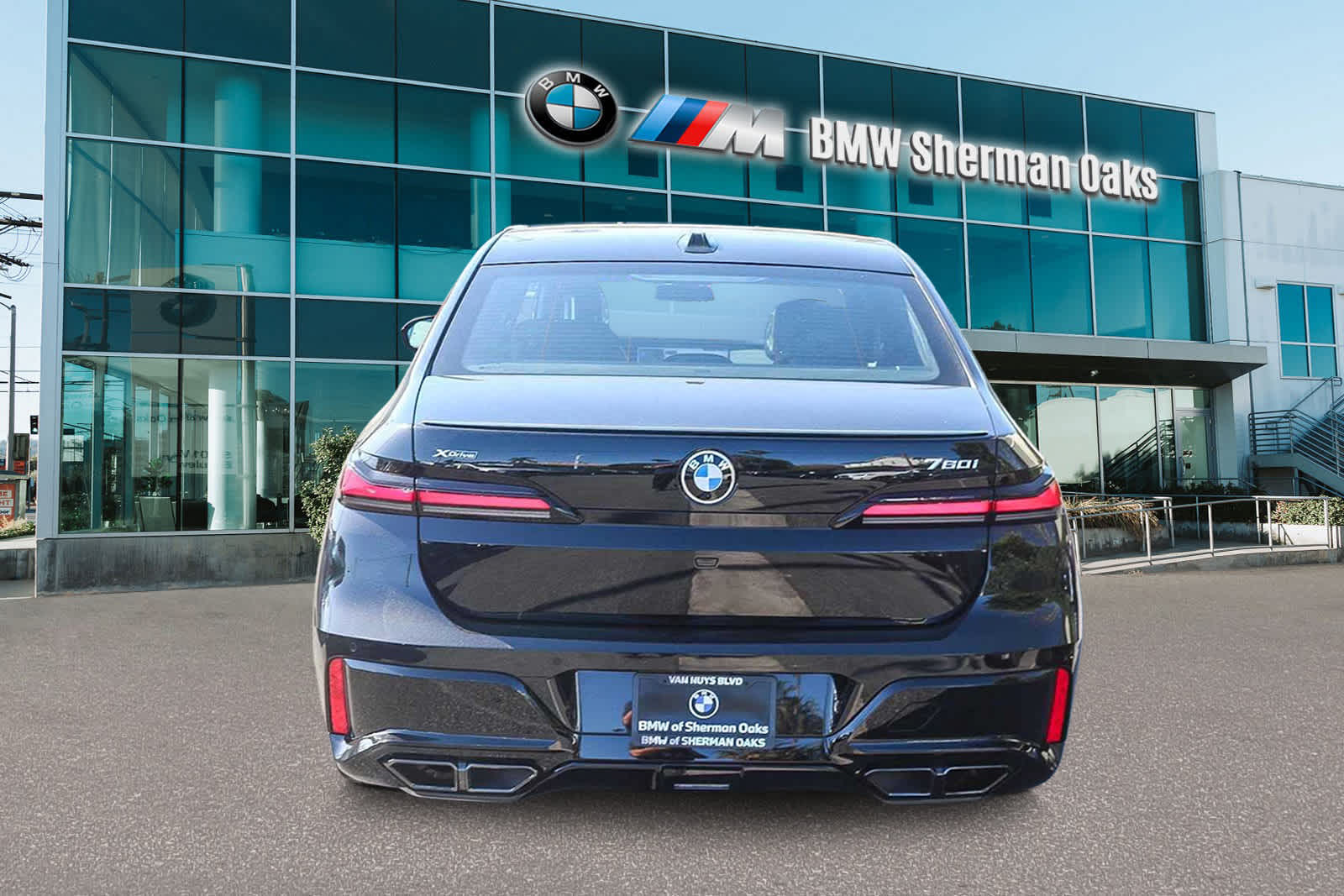 2025 BMW 760i xDrive photo 4