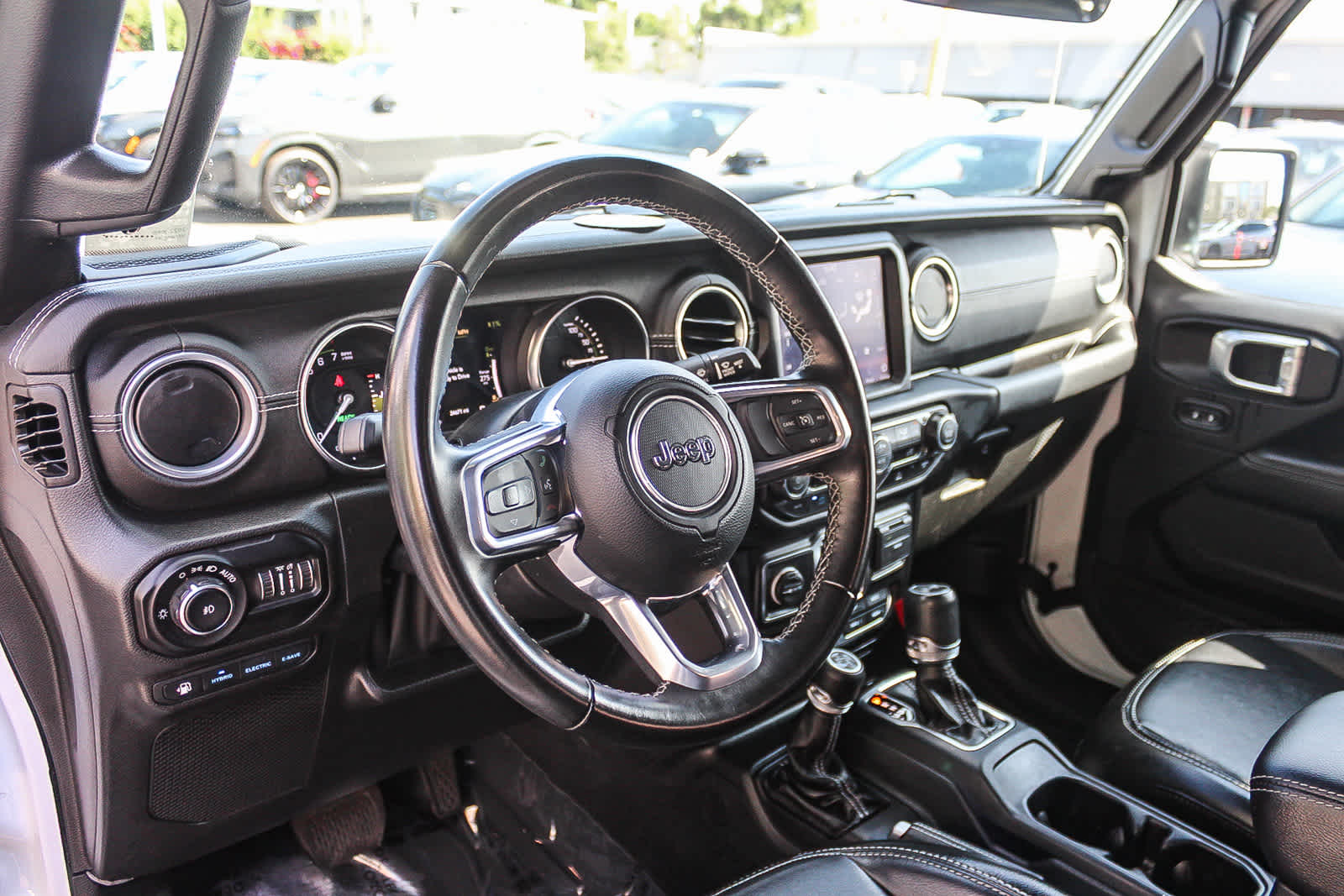 Thumbnail: 2022 Jeep Wrangler - 17