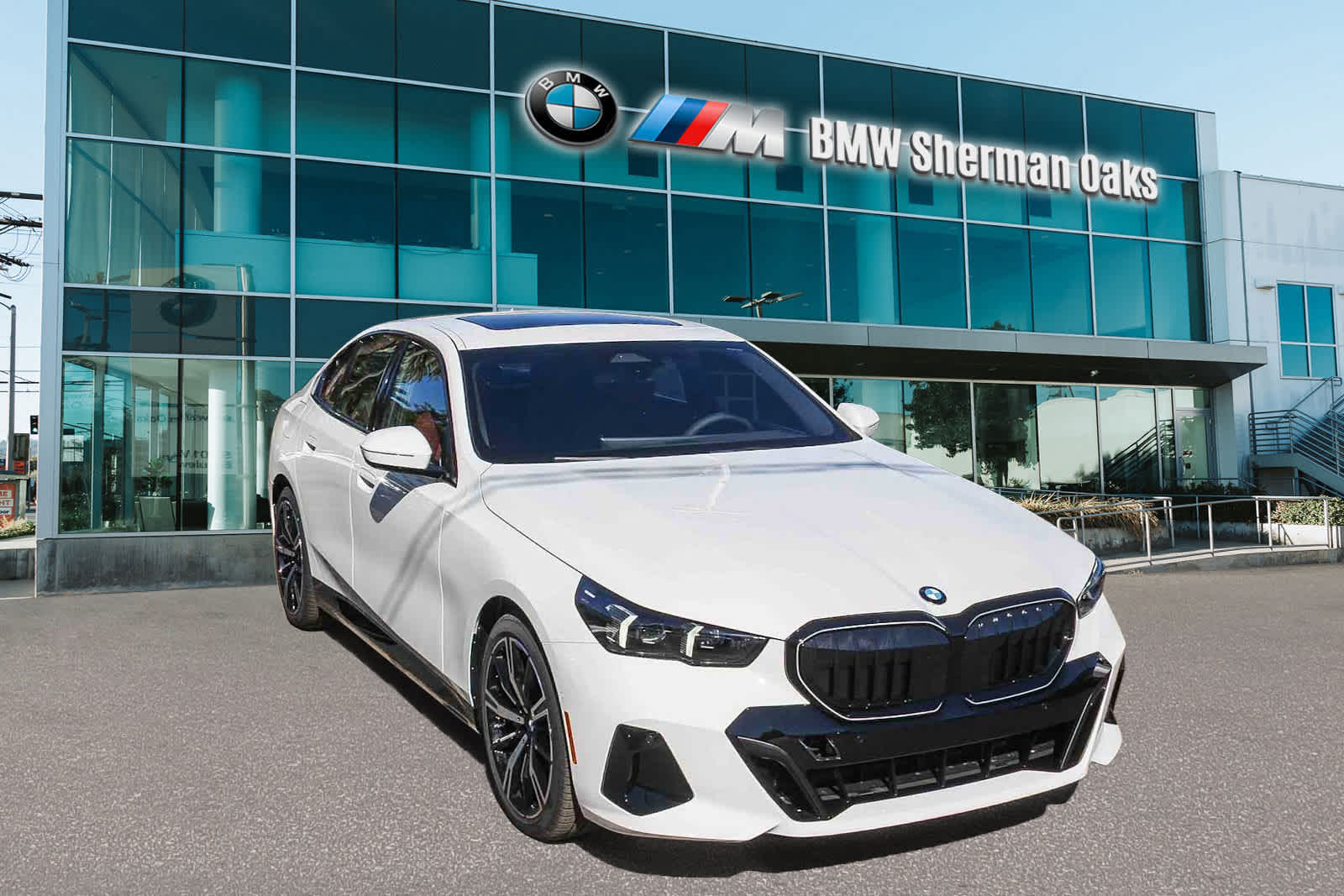 Thumbnail: 2026 BMW 5 Series - 3