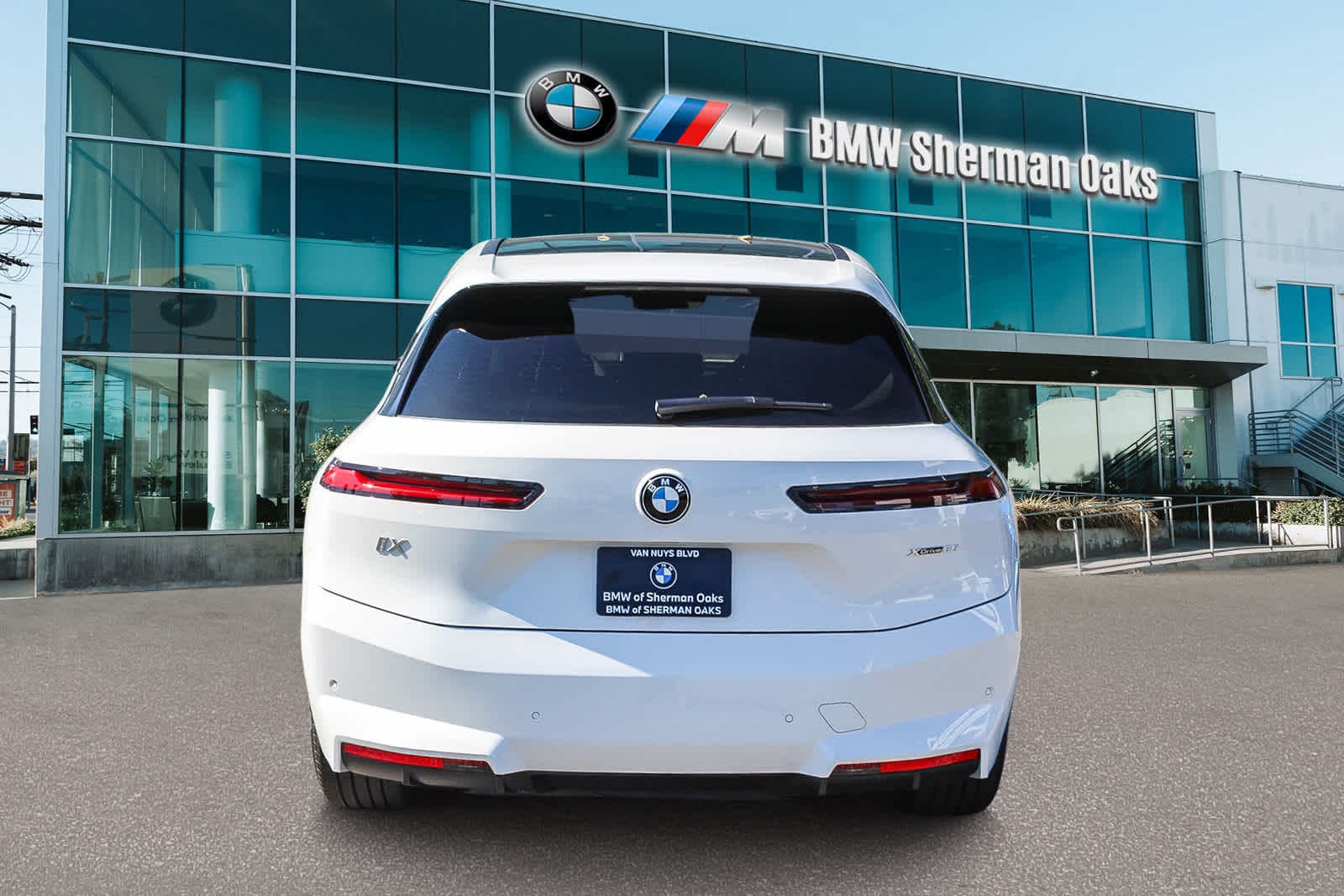 Thumbnail: 2026 BMW iX - 5