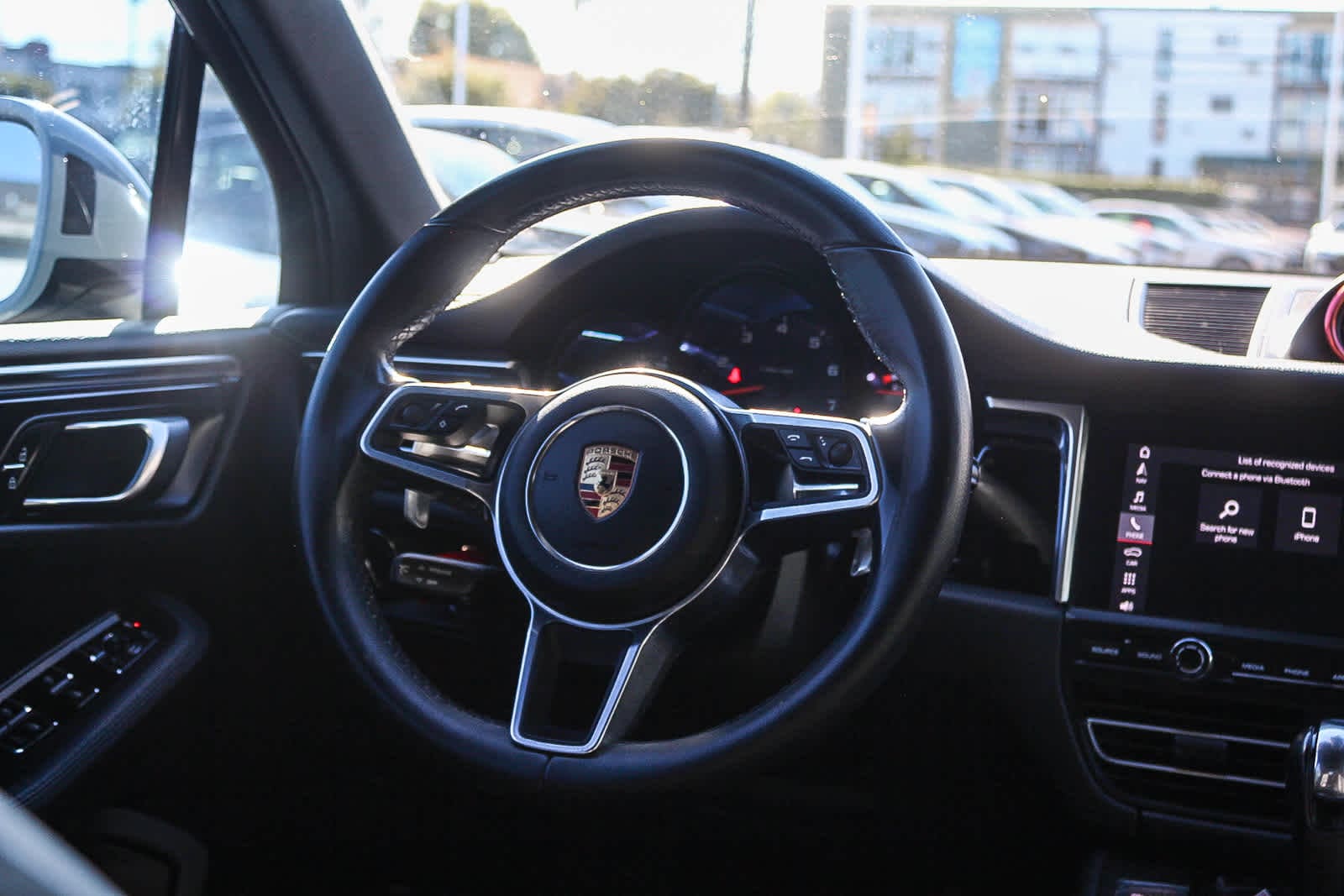 Thumbnail: 2020 Porsche Macan - 15