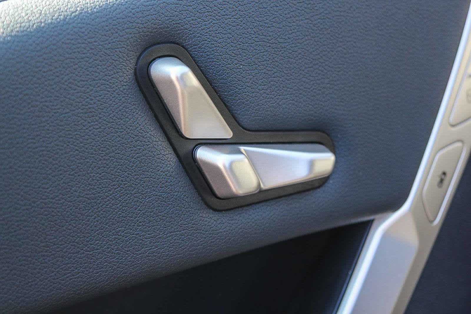 Thumbnail: 2026 BMW iX - 20