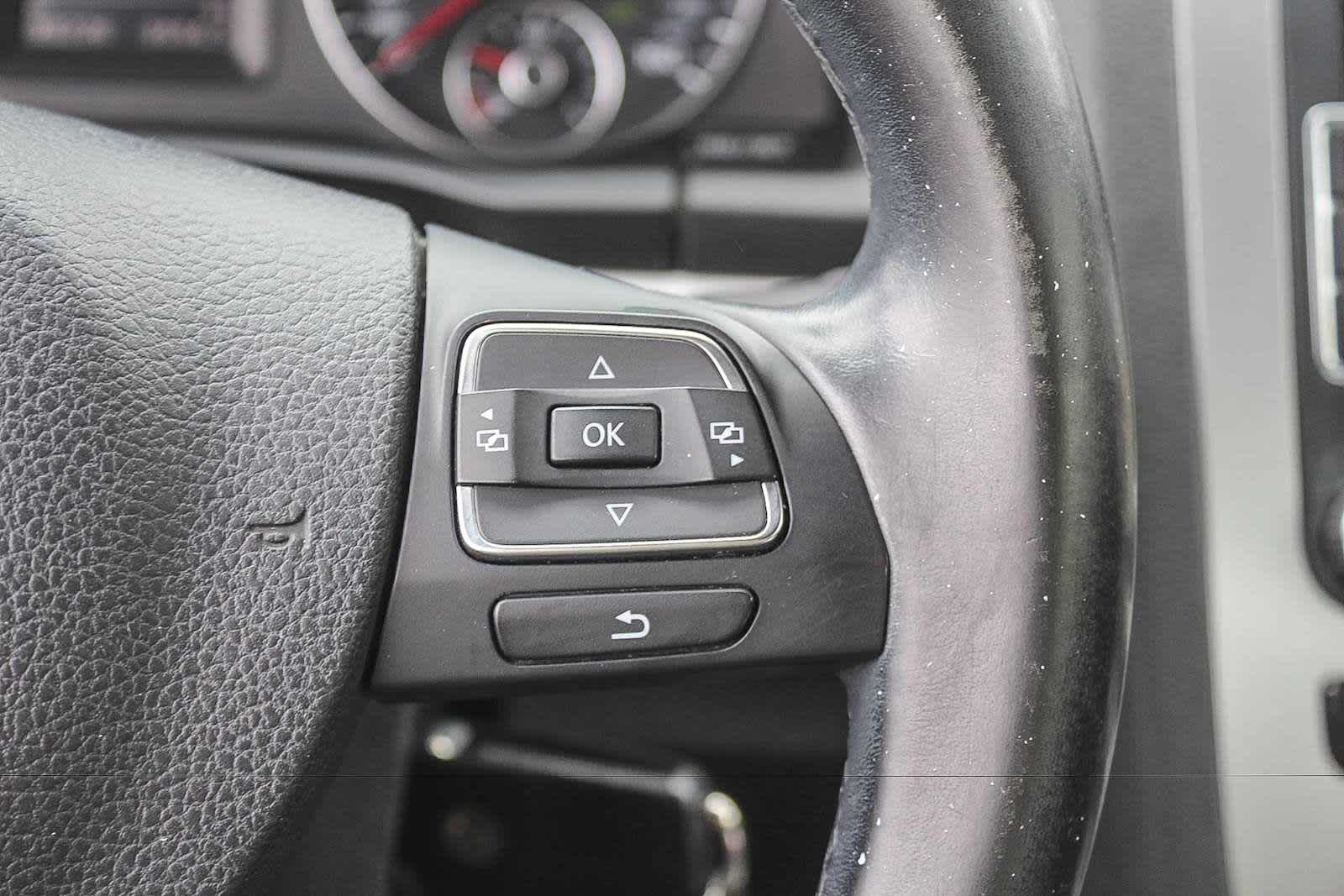 Thumbnail: 2013 Volkswagen Eos - 30