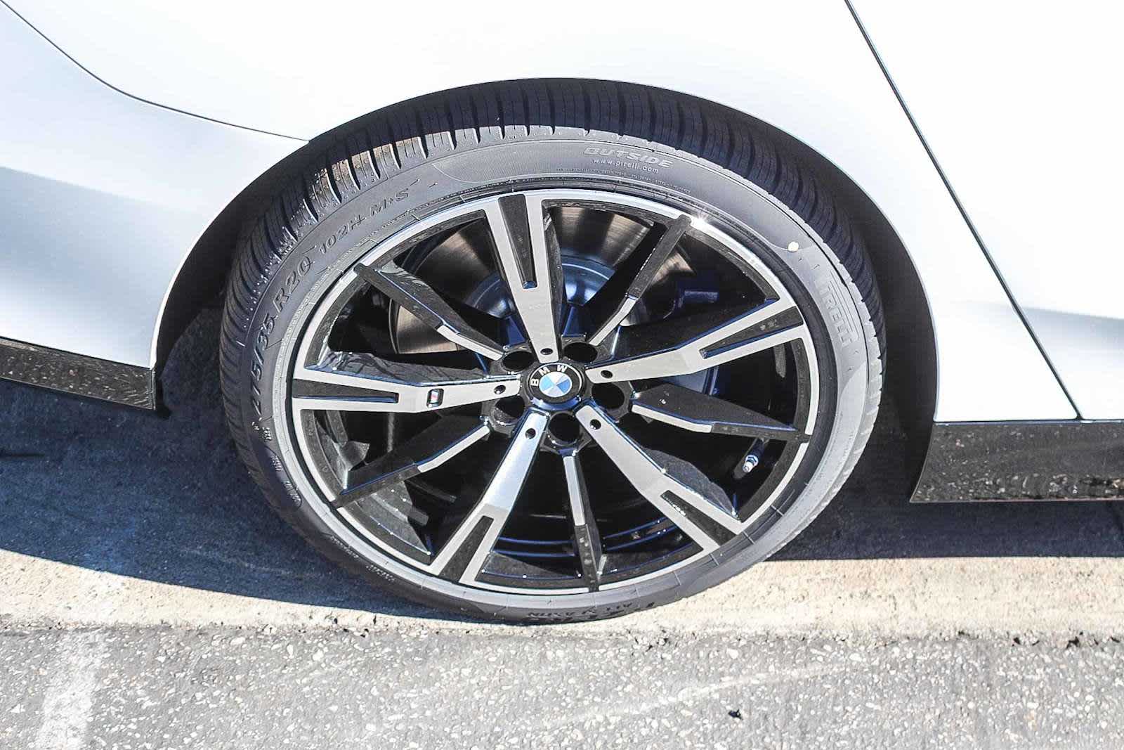 Thumbnail: 2026 BMW 5 Series - 8