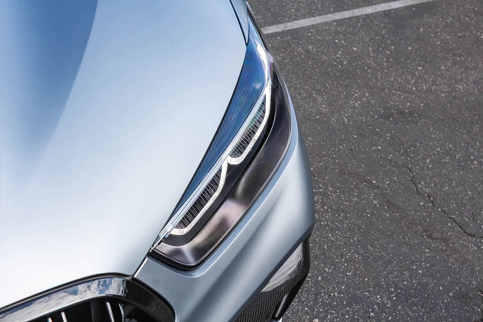 Thumbnail: 2025 BMW M8 - 10