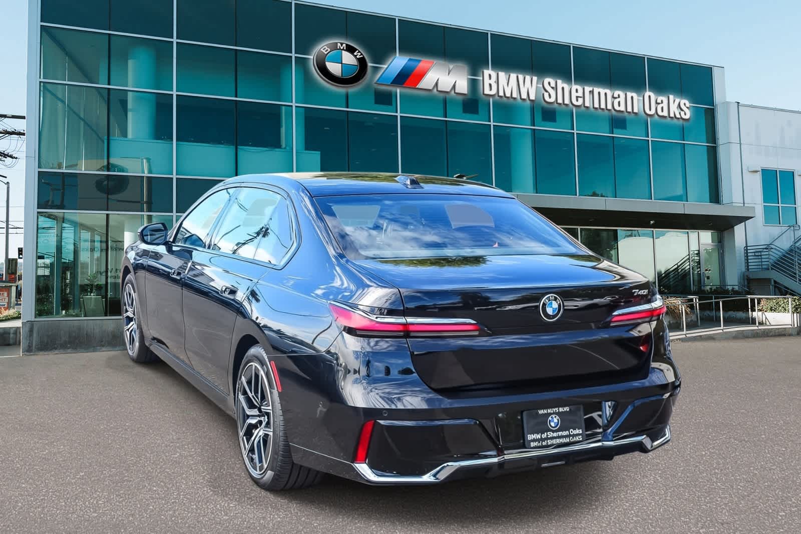 2026 BMW 740i photo 5