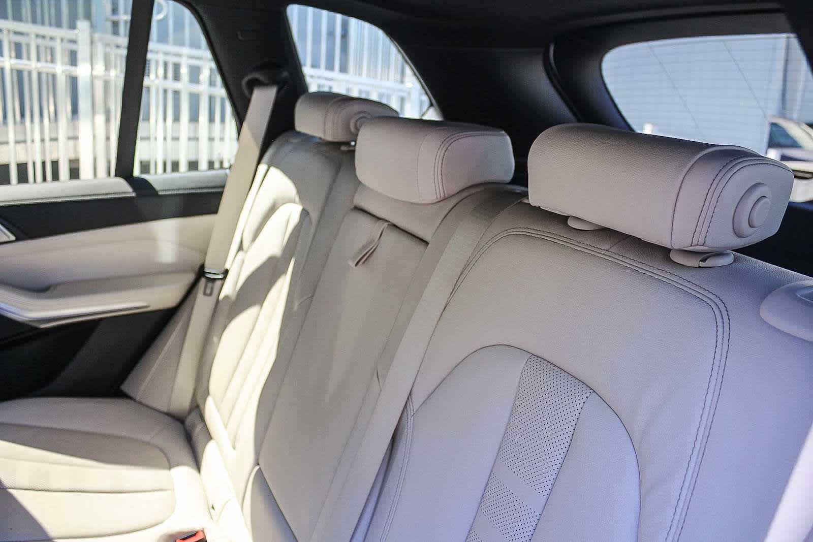 Thumbnail: 2021 BMW X5 - 18