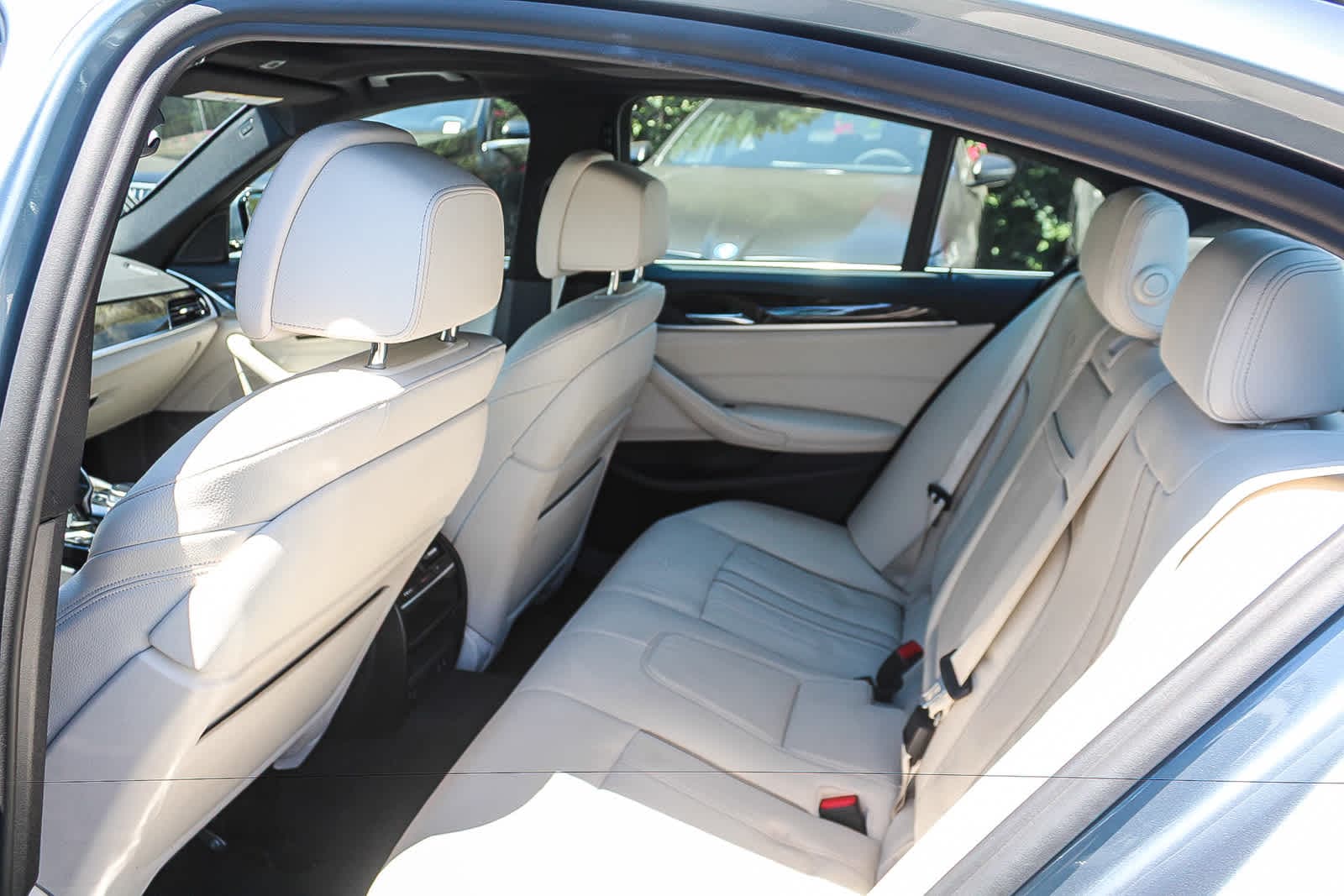Thumbnail: 2020 BMW 5 Series - 17