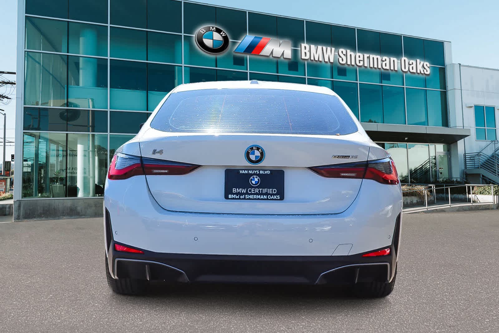 Thumbnail: 2023 BMW i4 - 5