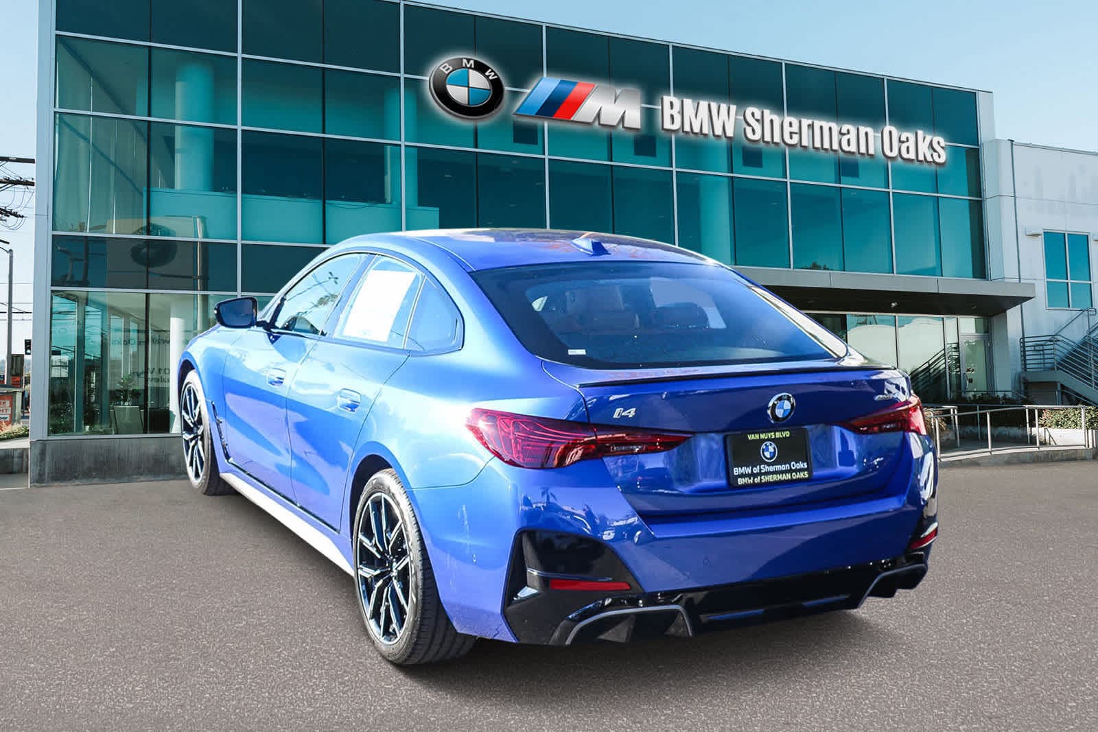 Thumbnail: 2026 BMW i4 - 6