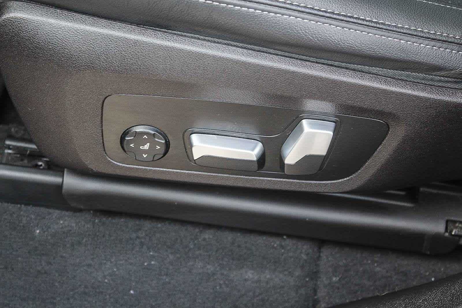 Thumbnail: 2023 BMW X4 - 21